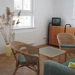 Duenenhaus *